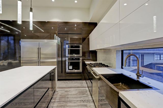 815 W 24th Street A, Houston, TX 77008