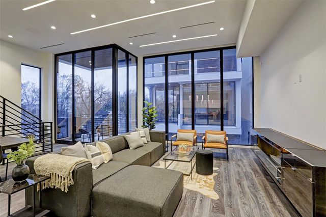 815 W 24th Street A, Houston, TX 77008