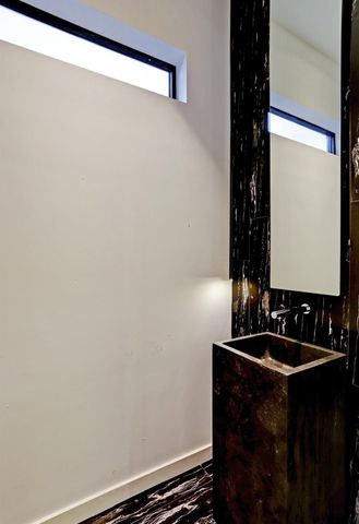 815 W 24th Street A, Houston, TX 77008