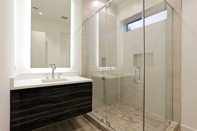 815 W 24th Street A, Houston, TX 77008