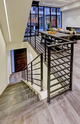 815 W 24th Street A, Houston, TX 77008
