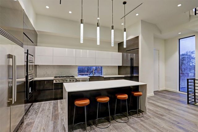 815 W 24th Street A, Houston, TX 77008