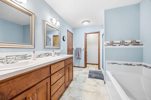 5120 Parker Circle, Robbinsdale, MN 55422