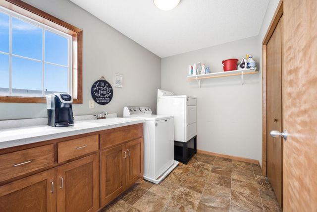 5120 Parker Circle, Robbinsdale, MN 55422