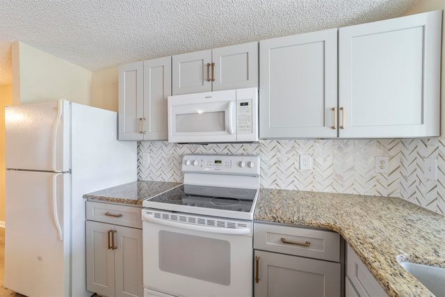 4000 Grande Vista Blvd 15-130, St Augustine, FL 32084