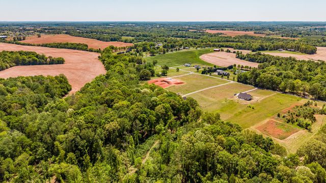 237 Lear Rd, Portland, TN 37148