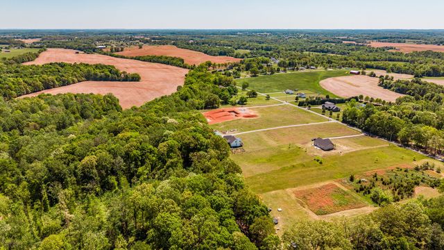237 Lear Rd, Portland, TN 37148