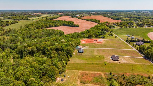 237 Lear Rd, Portland, TN 37148