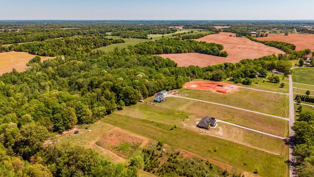 237 Lear Rd, Portland, TN 37148