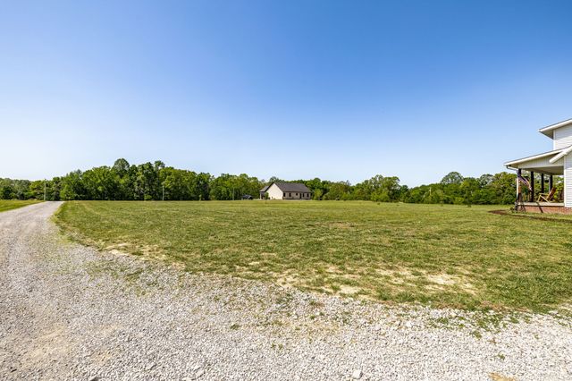 237 Lear Rd, Portland, TN 37148