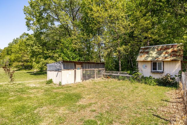 237 Lear Rd, Portland, TN 37148