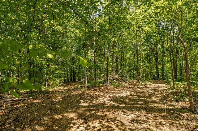 237 Lear Rd, Portland, TN 37148