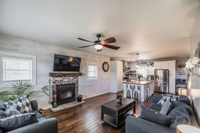 237 Lear Rd, Portland, TN 37148