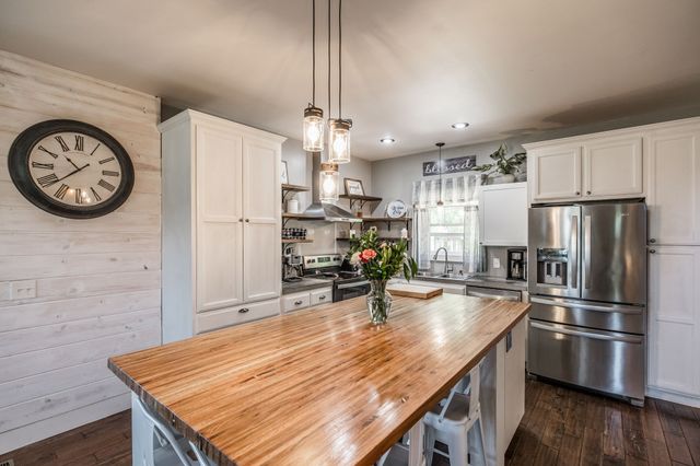 237 Lear Rd, Portland, TN 37148