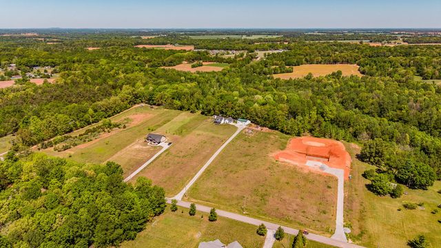 237 Lear Rd, Portland, TN 37148