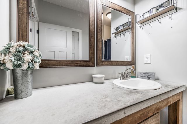 237 Lear Rd, Portland, TN 37148