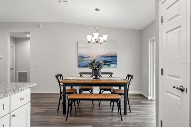 285 FISHER WAY, Ocklawaha, FL 32179