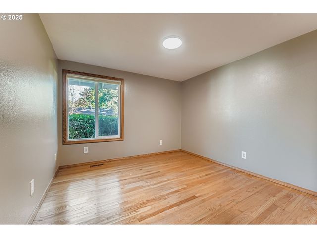 5035 Sw 184TH Ave, Beaverton, OR 97078