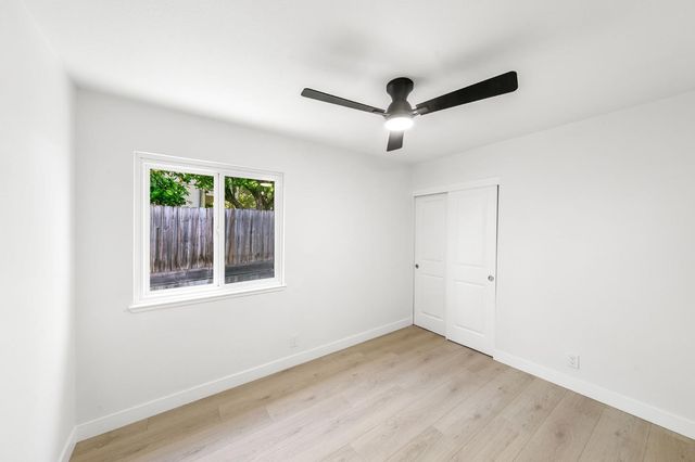 909 Regatta Dr, Sacramento, CA 95833