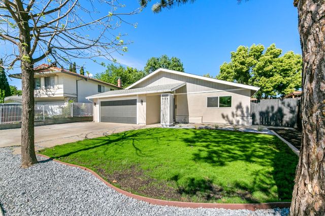 909 Regatta Dr, Sacramento, CA 95833