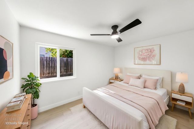 909 Regatta Dr, Sacramento, CA 95833