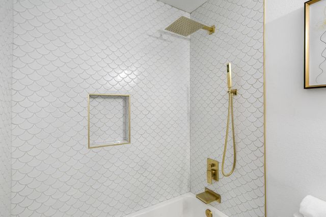 909 Regatta Dr, Sacramento, CA 95833