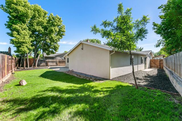 909 Regatta Dr, Sacramento, CA 95833