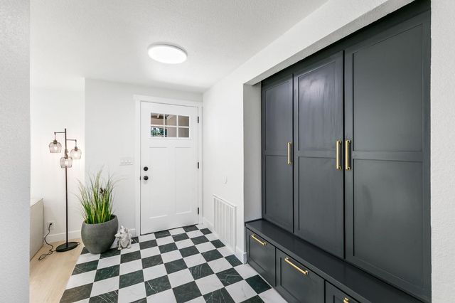 909 Regatta Dr, Sacramento, CA 95833