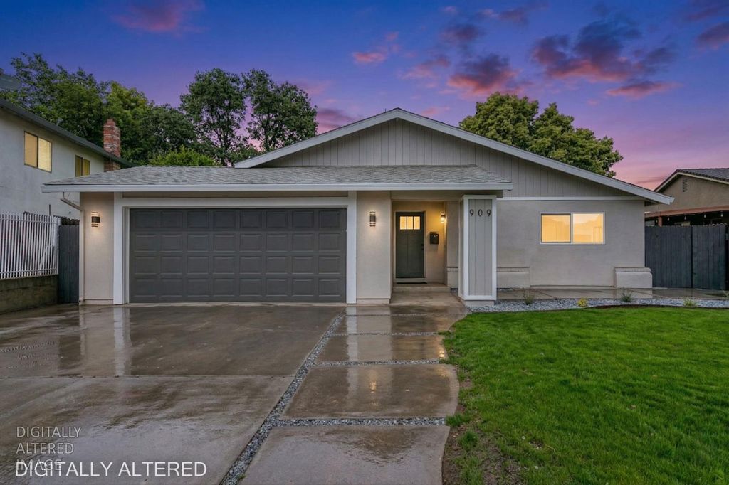 909 Regatta Dr, Sacramento, CA 95833
