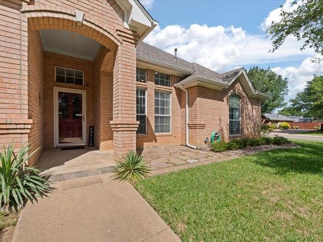 700 Brandon Drive, Cleburne, TX 76033