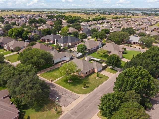 700 Brandon Drive, Cleburne, TX 76033