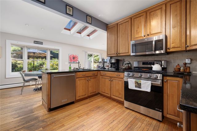 29 Valentine Circle, Warwick, RI 02886