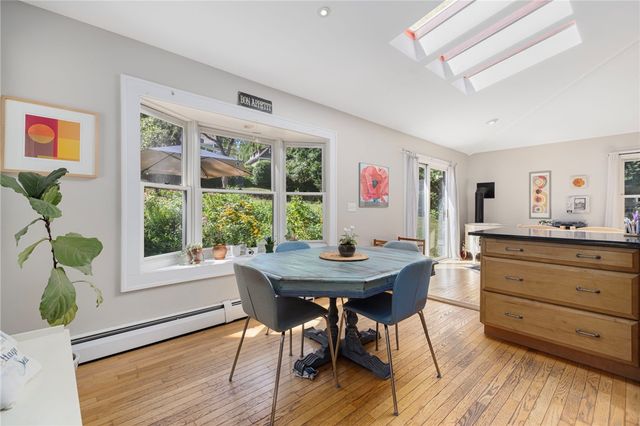 29 Valentine Circle, Warwick, RI 02886
