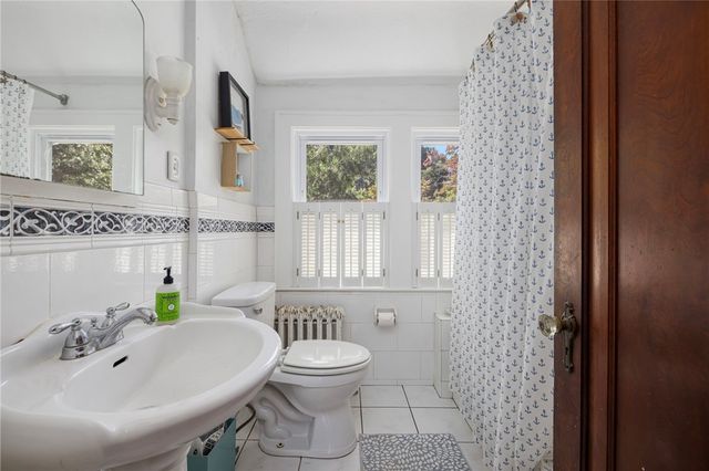 29 Valentine Circle, Warwick, RI 02886