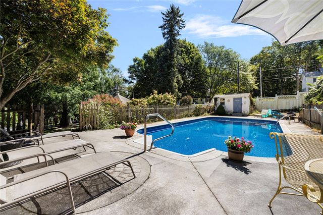 29 Valentine Circle, Warwick, RI 02886