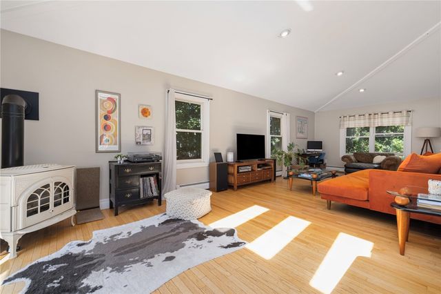29 Valentine Circle, Warwick, RI 02886