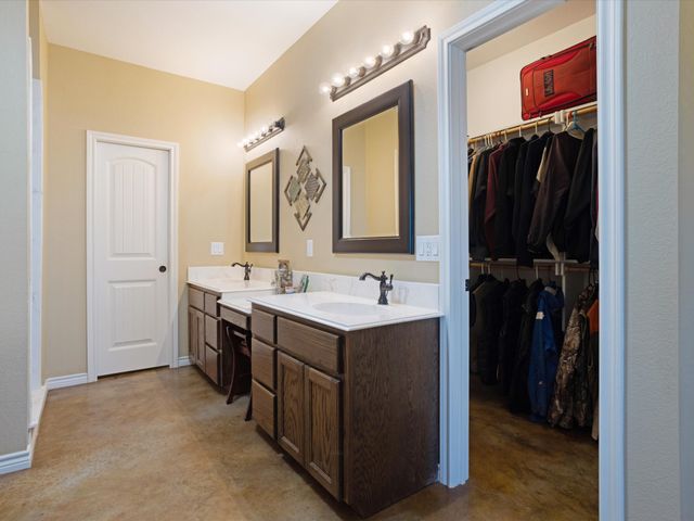 169 Sears Road, Bells, TX 75414