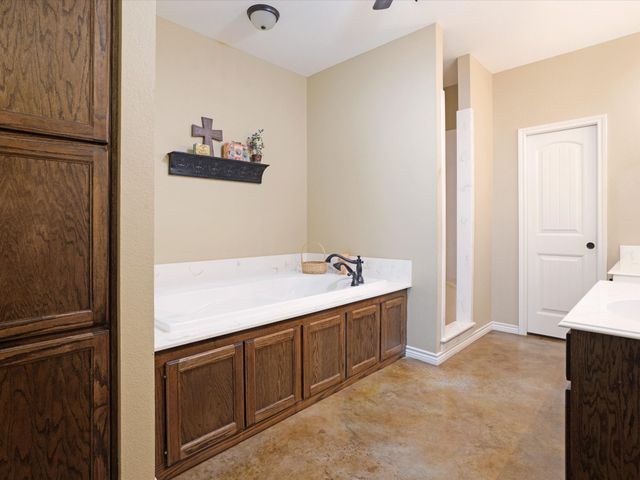 169 Sears Road, Bells, TX 75414