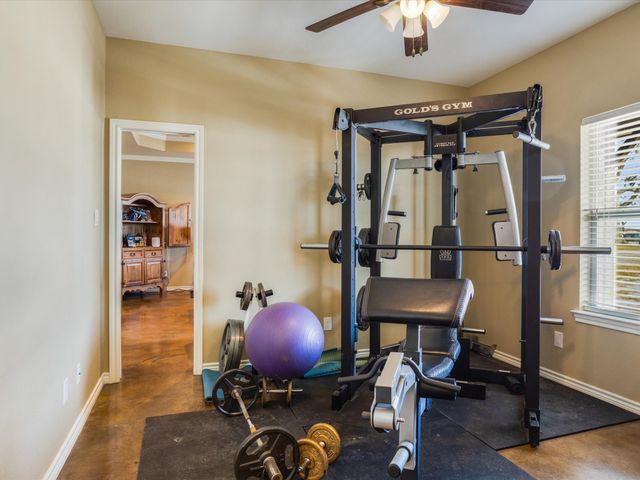 169 Sears Road, Bells, TX 75414