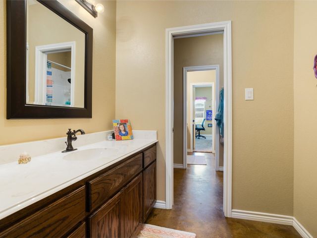 169 Sears Road, Bells, TX 75414