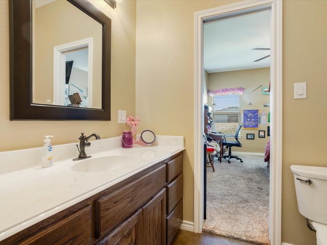 169 Sears Road, Bells, TX 75414