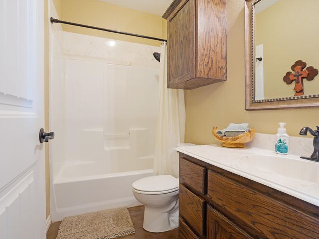 169 Sears Road, Bells, TX 75414