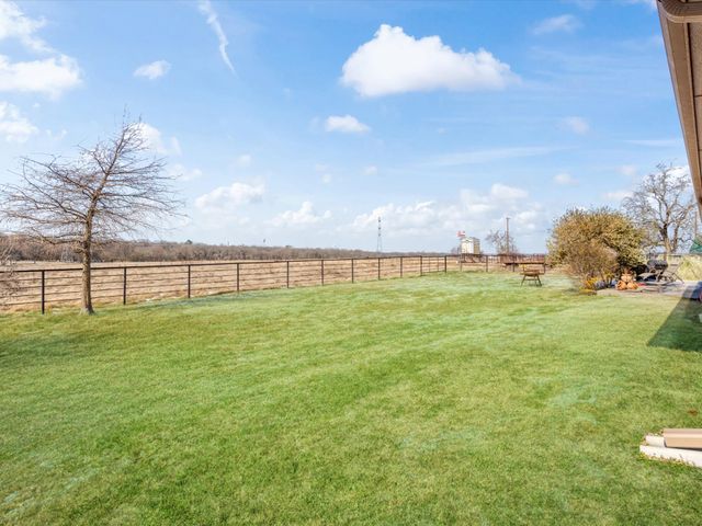 169 Sears Road, Bells, TX 75414