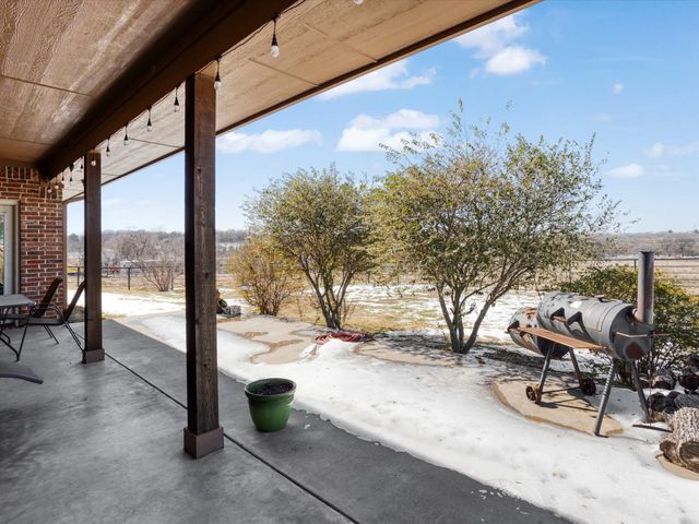 169 Sears Road, Bells, TX 75414