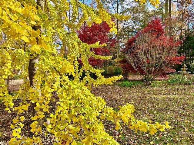 2425 W Miller RD, Toano, VA 23168