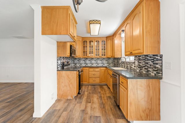 6973 Happy Valley Road, Anderson, CA 96007