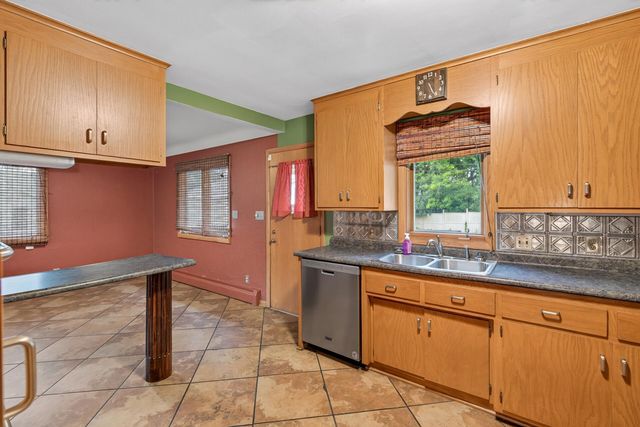 2728 5th Avenue E, North Saint Paul, MN 55109