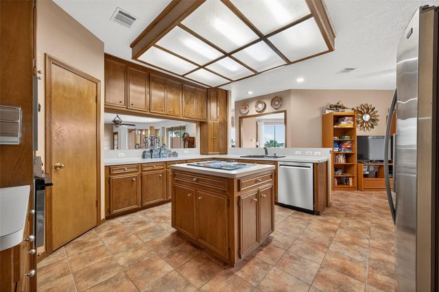 1623 Lake Arbor Drive, El Lago, TX 77586