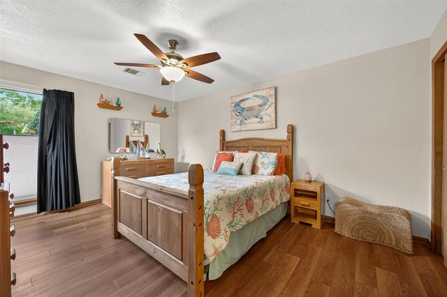 1623 Lake Arbor Drive, El Lago, TX 77586
