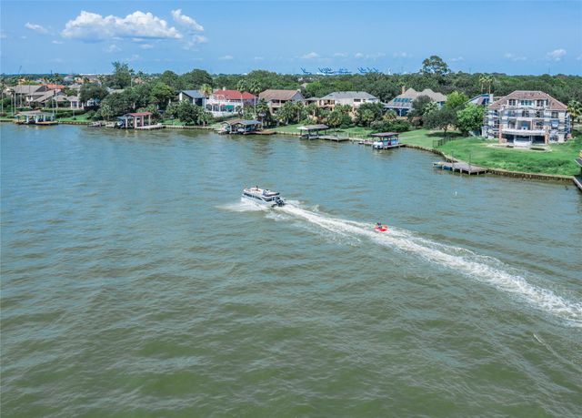 1623 Lake Arbor Drive, El Lago, TX 77586